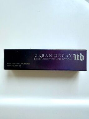 Urban Decay Eyeshadow Primer Potion - Plum Packaging